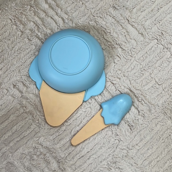 Ice cream cone bowls and spoons Set of 4 bowls and 4 spoons - Picture 9 of 16